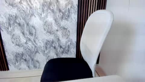 Aura  online show from May 6, 2026, 8:47 pm