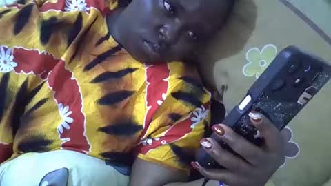 Snapshot of sweet_bela1 chatting on September 9, 2025, 7:41 am Queen online show from September 9, 2025, 7:41 am