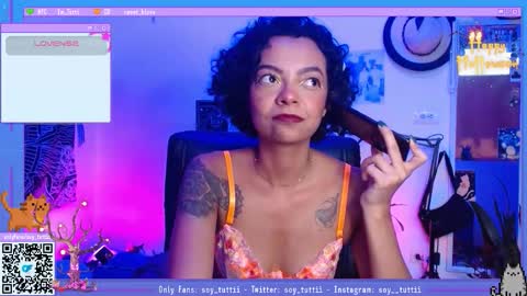 Snapshot of sweet_bluee chatting on September 28, 2025, 10:26 pm Tutti  online show from September 28, 2025, 10:26 pm