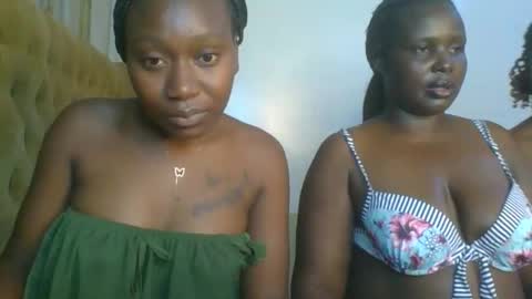 Snapshot of sweet_camila5 chatting on October 28, 2025, 1:42 am Camila online show from October 28, 2025, 1:42 am