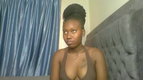 Snapshot of sweet_camila5 chatting on November 4, 2025, 5:06 am Camila online show from November 4, 2025, 5:06 am