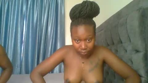 Snapshot of sweet_camila5 chatting on November 6, 2025, 5:19 am Camila online show from November 6, 2025, 5:19 am