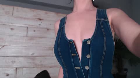 Chantelle online show from January 13, 2025, 11:38 pm