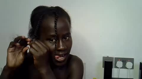 sweet_diva19 online show from October 6, 2025, 11:35 pm