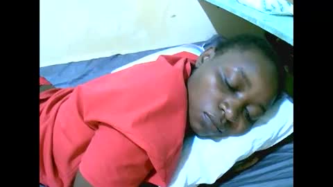 Snapshot of sweet_elena24 chatting on October 21, 2025, 10:43 pm shillah online show from October 21, 2025, 10:43 pm