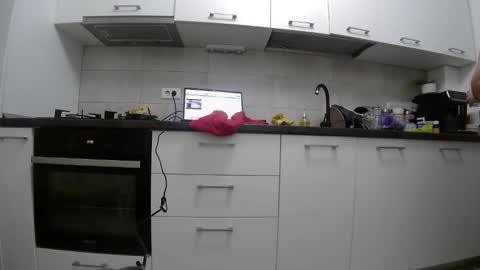 Snapshot of sweet_ella chatting on February 18, 2025, 9:09 pm online show from February 18, 2025, 9:09 pm