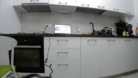 Snapshot of sweet_ella chatting on February 20, 2025, 8:58 pm online show from February 20, 2025, 8:58 pm