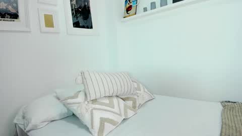 Miss Thang online show from November 18, 2025, 8:24 pm