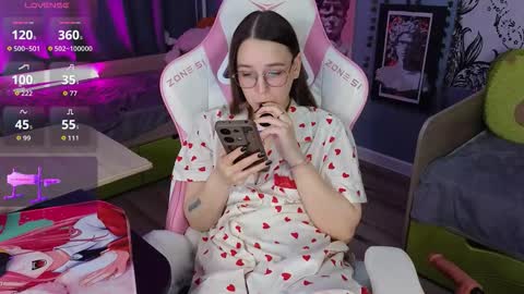 Alice online show from November 15, 2025, 3:26 am