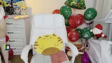 My name is LAN LAN and the cats name is keiko online show from January 27, 2025, 6:41 pm