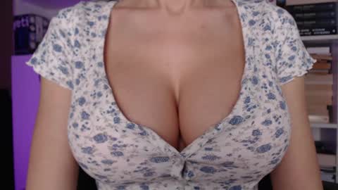 Jen online show from March 4, 2026, 5:46 am