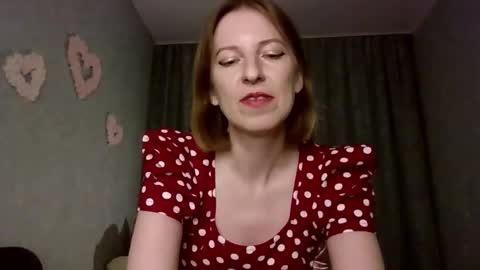 sweet_lilbunny online show from September 19, 2025, 2:29 pm