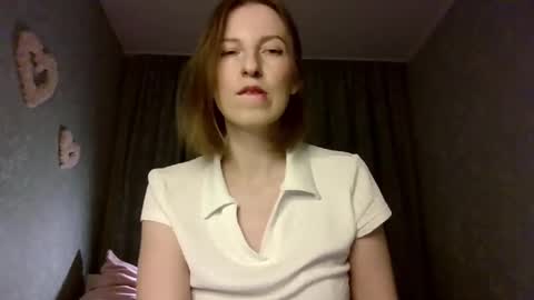 sweet_lilbunny online show from November 22, 2025, 2:38 pm