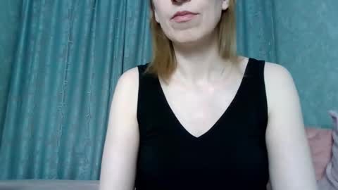 Snapshot of sweet_lilbunny chatting on February 4, 2026, 3:40 pm sweet_lilbunny online show from February 4, 2026, 3:40 pm