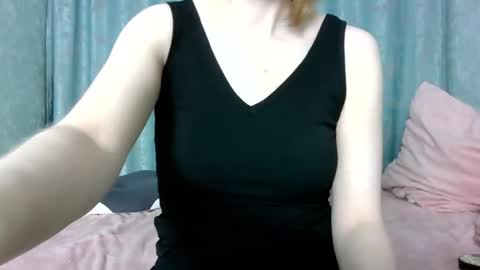 Snapshot of sweet_lilbunny chatting on February 22, 2026, 5:44 pm sweet_lilbunny online show from February 22, 2026, 5:44 pm