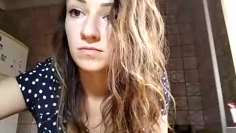 Anna online show from February 9, 2025, 8:22 am