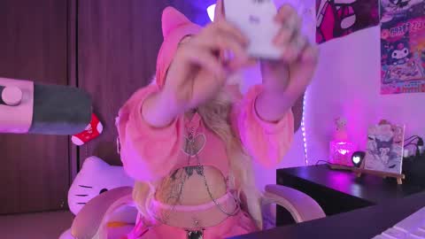 Snapshot of sweet_lilly_sweet chatting on February 23, 2025, 1:02 am sweet_lilly_sweet online show from February 23, 2025, 1:02 am