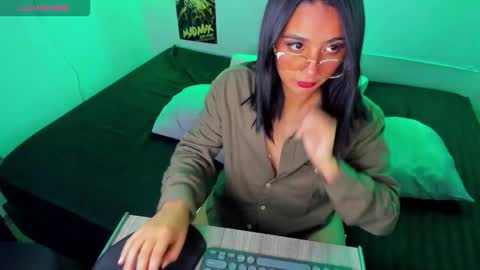 Snapshot of sweet_lina1 chatting on February 18, 2026, 12:28 am Lina online show from February 18, 2026, 12:28 am