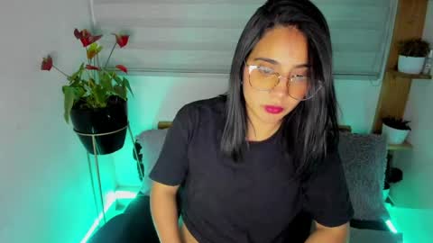 Lina online show from May 18, 2026, 1:24 am