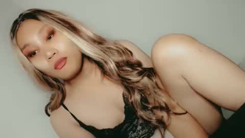 SWEET LOVE online show from May 3, 2026, 10:10 am