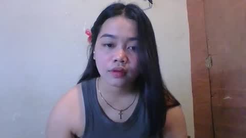 Snapshot of sweet_mae28xx chatting on October 16, 2025, 5:19 am sweet_mae28xx online show from October 16, 2025, 5:19 am