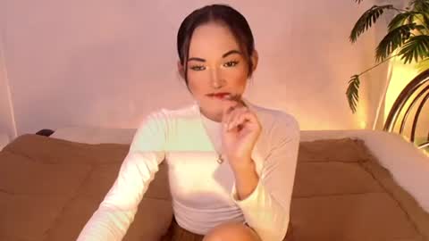 Snapshot of sweet_marry143 chatting on June 26, 2026, 12:37 am marry online show from June 26, 2026, 12:37 am