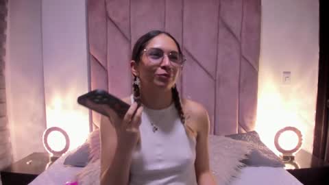 Melody online show from September 27, 2025, 11:32 pm