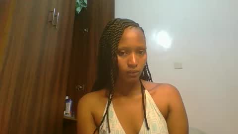 Snapshot of sweet_melod chatting on February 3, 2026, 12:53 am Linda online show from February 3, 2026, 12:53 am