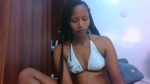 Snapshot of sweet_melod chatting on February 16, 2026, 2:57 pm Linda online show from February 16, 2026, 2:57 pm