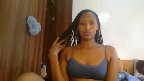 Snapshot of sweet_melod chatting on February 24, 2026, 12:14 pm Linda online show from February 24, 2026, 12:14 pm