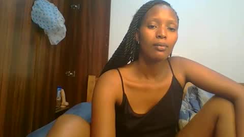 Snapshot of sweet_melod chatting on February 27, 2026, 5:24 pm Linda online show from February 27, 2026, 5:24 pm