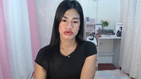 Snapshot of sweet_melonxxx chatting on February 4, 2025, 11:16 pm Melon online show from February 4, 2025, 11:16 pm