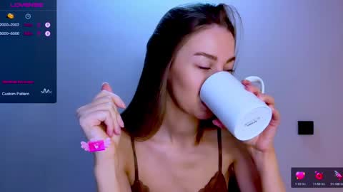 Snapshot of sweet_mia_91 chatting on April 26, 2026, 10:57 am Mia online show from April 26, 2026, 10:57 am