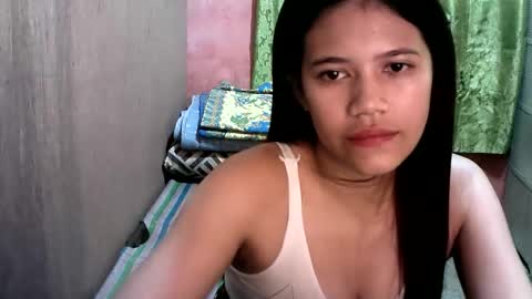 sweet_milkshake2004 online show from October 19, 2025, 2:23 am