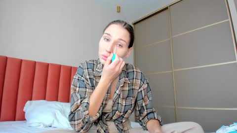 Snapshot of sweet_miss381 chatting on December 25, 2024, 5:37 am Sofi online show from December 25, 2024, 5:37 am