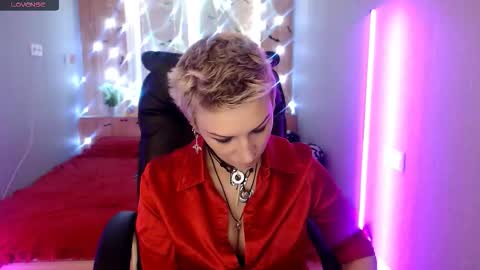 sweet_n_strong online show from November 14, 2025, 7:51 am