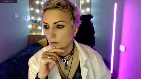 sweet_n_strong online show from November 24, 2025, 7:19 am