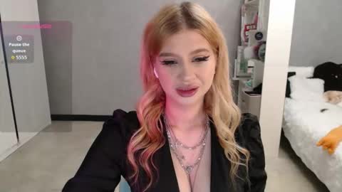 sweet_nicole_333 online show from November 20, 2025, 7:30 am