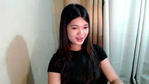 sweet_nylia online show from July 23, 2026, 5:33 pm