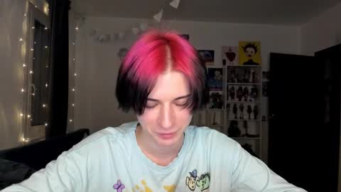 kira online show from November 17, 2025, 2:23 pm