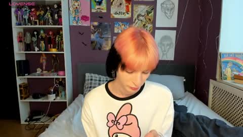 Snapshot of sweet_peach__ chatting on May 18, 2026, 3:18 pm kira online show from May 18, 2026, 3:18 pm