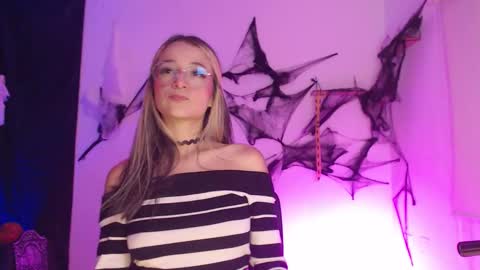 Snapshot of sweet_penny_ chatting on October 30, 2025, 11:27 pm Penny online show from October 30, 2025, 11:27 pm