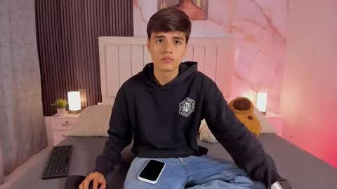 Petter online show from November 30, 2025, 1:37 pm