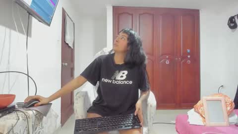 sweet_robyn online show from November 27, 2025, 5:31 am