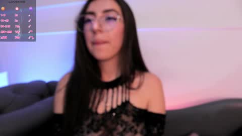 Sammy Lauren online show from March 11, 2025, 6:53 am