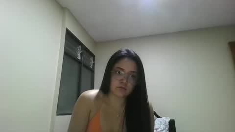 Snapshot of sweet_shadow20 chatting on October 27, 2025, 5:11 am Mari online show from October 27, 2025, 5:11 am