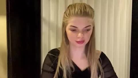 Mira online show from November 1, 2025, 10:01 pm