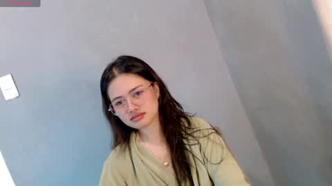 Leah online show from January 14, 2025, 5:19 am