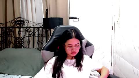 Leah online show from December 20, 2025, 8:21 am