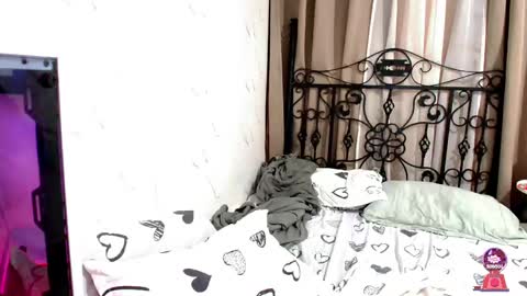 Snapshot of sweet_sirenxx chatting on February 28, 2026, 1:39 am Leah online show from February 28, 2026, 1:39 am